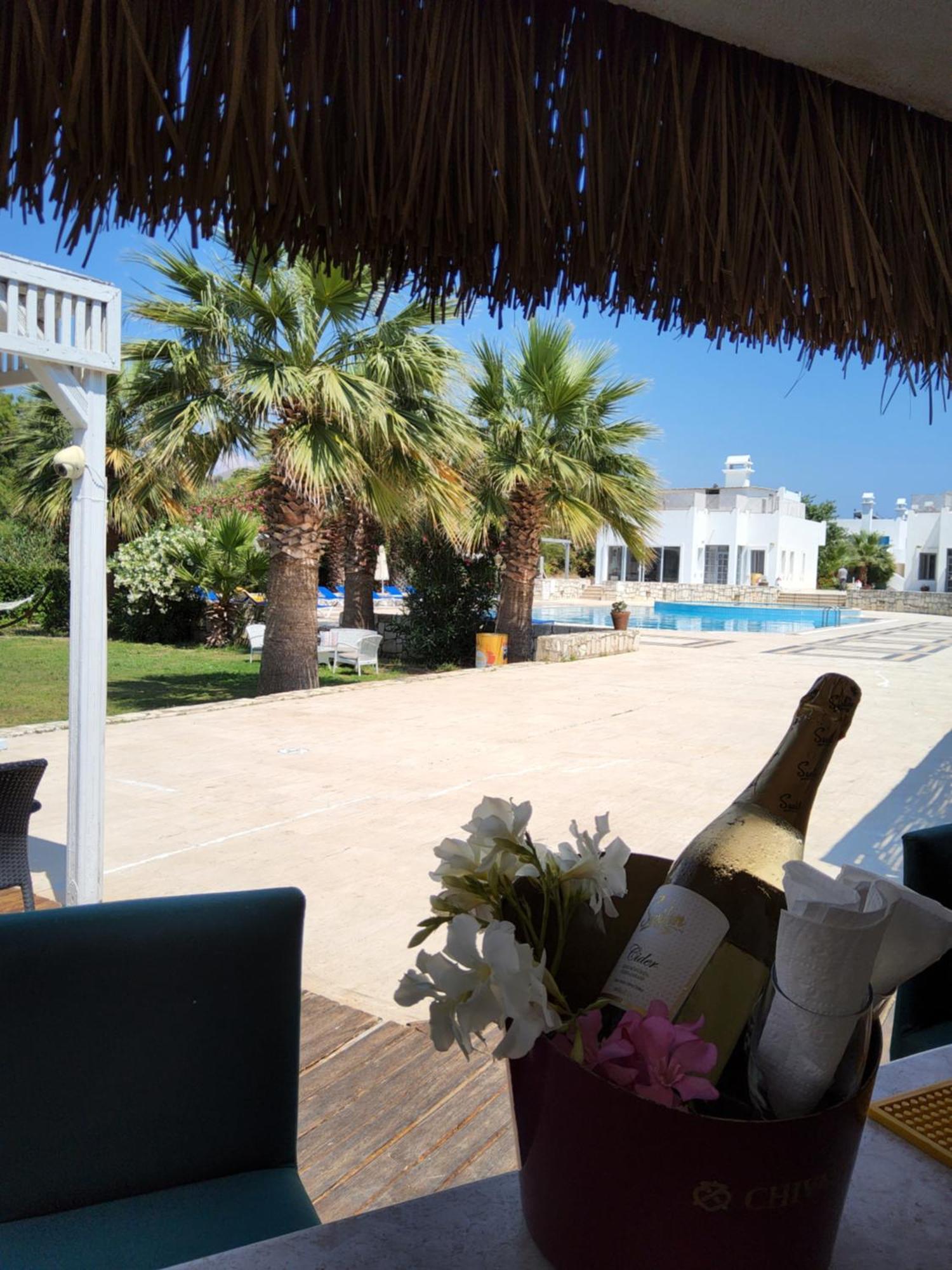 Ladonia Hotels Zemda Guemuesluek Bagian luar foto